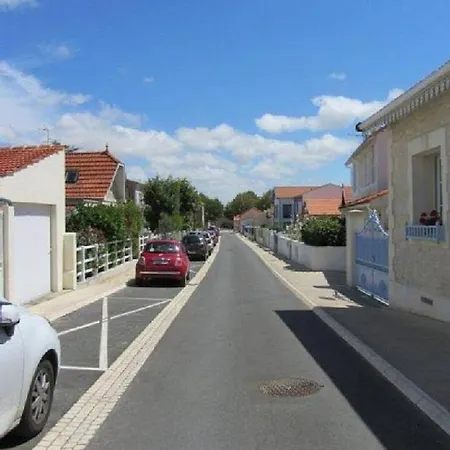 Semesterbostad Maison De *