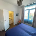 Maison De *