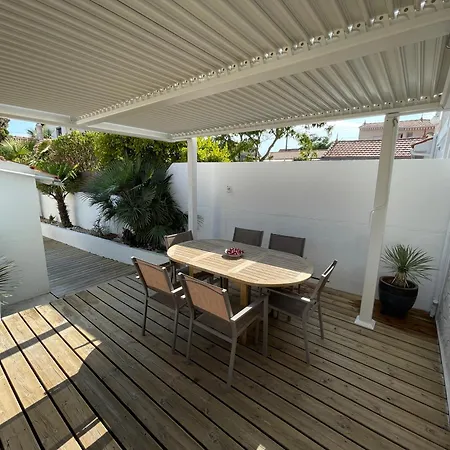Maison De *